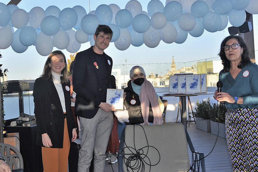 Entrega de medalla de honor de ANDEX y renovación de convenio